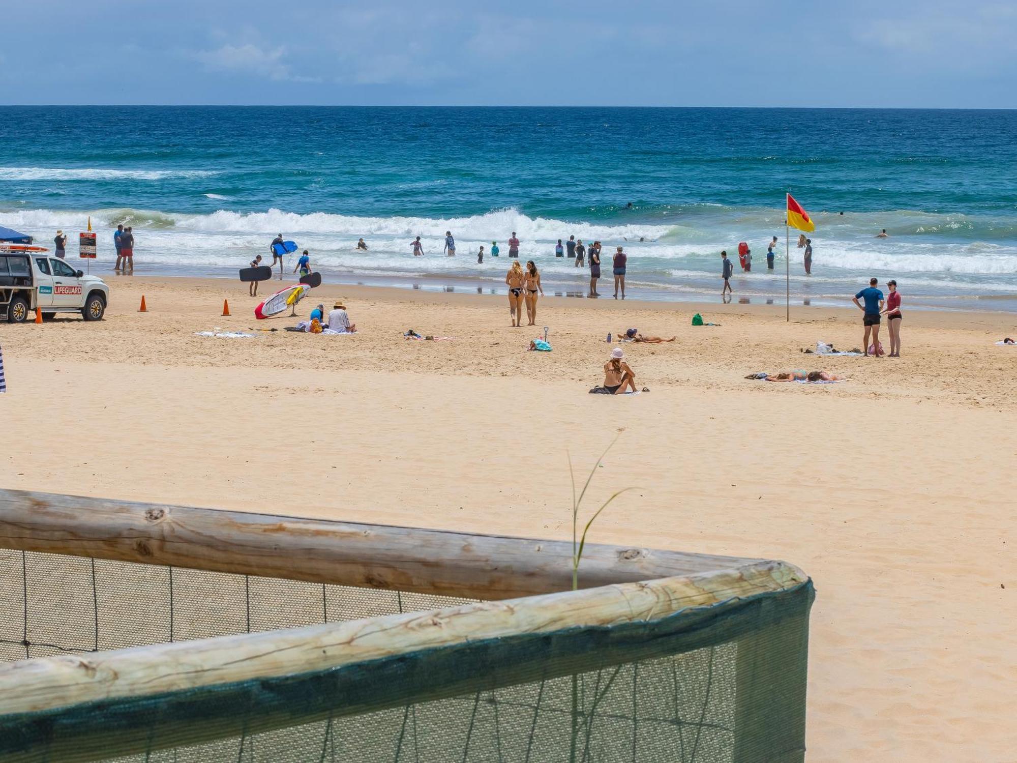 Breakers North Absolute Beachfront Apartments - Official Gold Coast Buitenkant foto